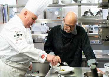 Zdeněk Pohlreich vyměnil po 13 letech kabát: V nové show na Nově bude hledat nejlepší restauraci