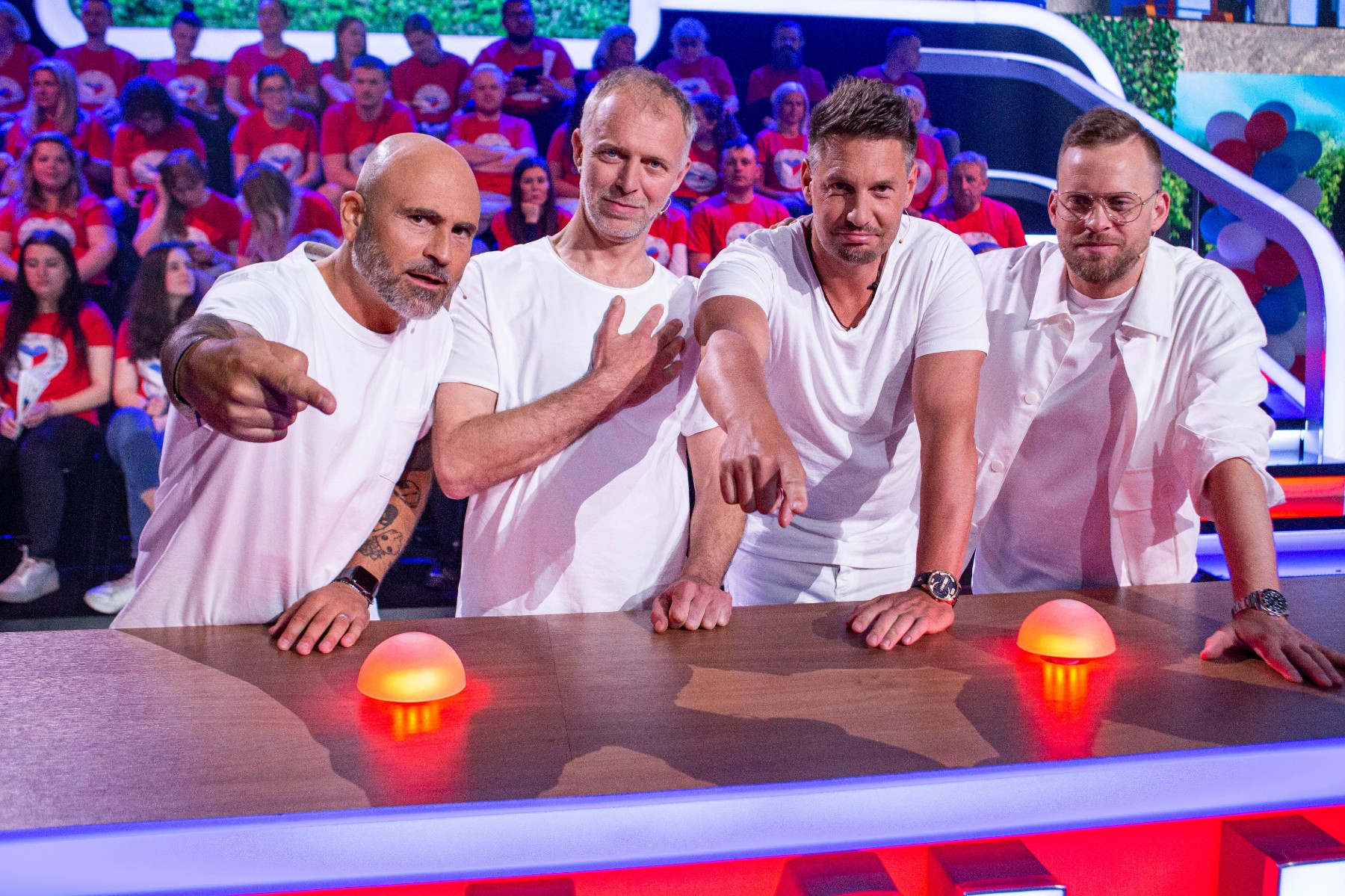 Speciál Máme rádi Česko: Lunetic po letech opět ve čtyřech. Vrátil se snad drogami zdevastovaný Martin Kocián?