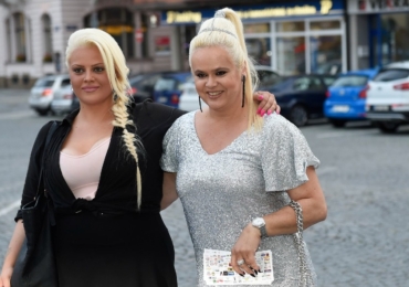 Drsná zpověď Moniky Binias o dceři: Charlotte bere narkotika, chtěli ji zabít a znásilnit, tvrdila matce